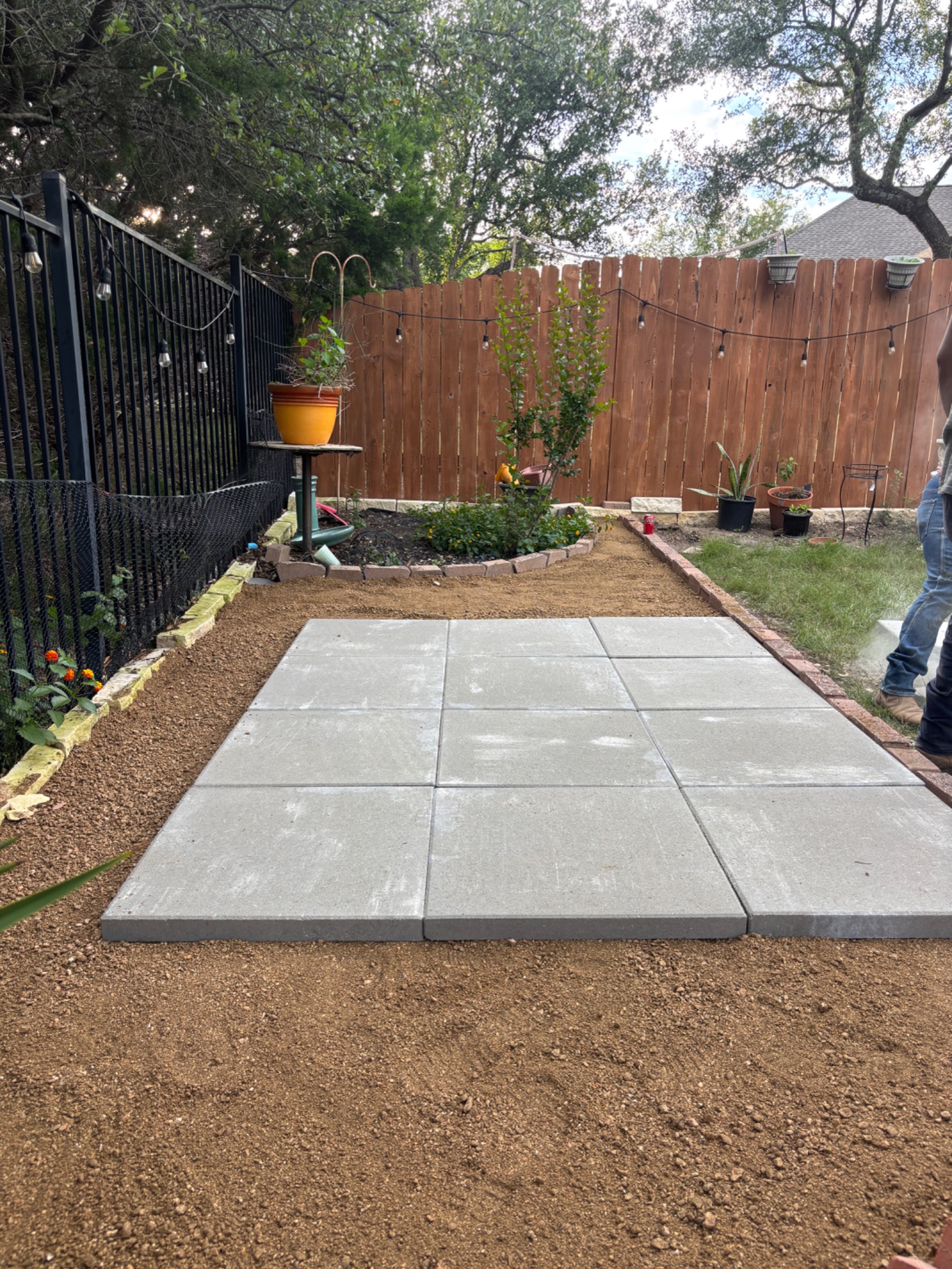 Paver patio installed by Scott's Scapes